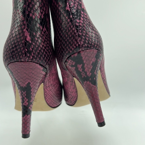 Paris Texas
Python-Embossed Leather Ankle Boots pink black size 9 (39) - Picture 6 of 6